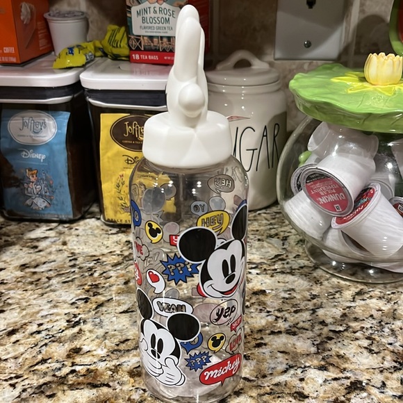 Disney Mickey Mouse Tritan Reusable Bottle 19.24 Oz New - Picture 2 of 10